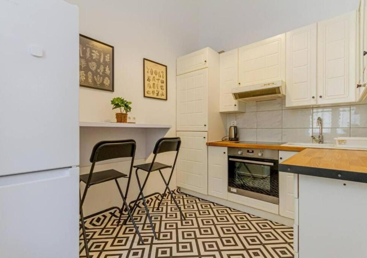 Luxury Apartment By The Famous Vaci Street Budapest Bagian luar foto