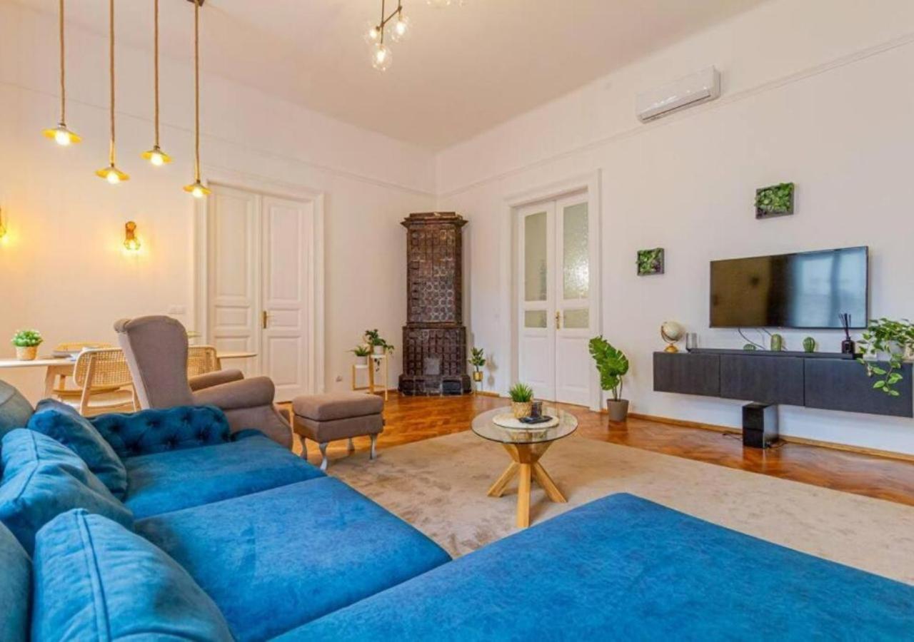 Luxury Apartment By The Famous Vaci Street Budapest Bagian luar foto
