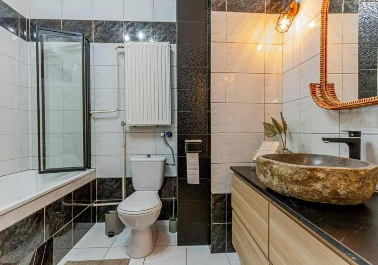 Luxury Apartment By The Famous Vaci Street Budapest Bagian luar foto